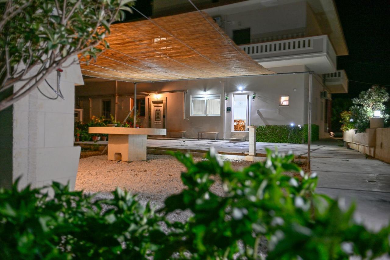 Mpoulakis Apartment 46 Kíssamos Exteriör bild